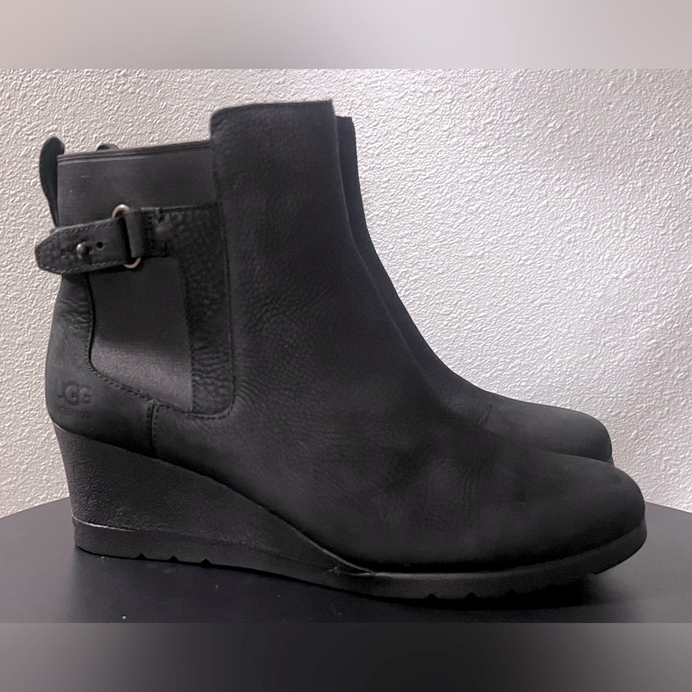 LIKE NEW UGG AUS Women's Indra Wedge Booties Winter Suede Leather Boots - Picture 7 of 11